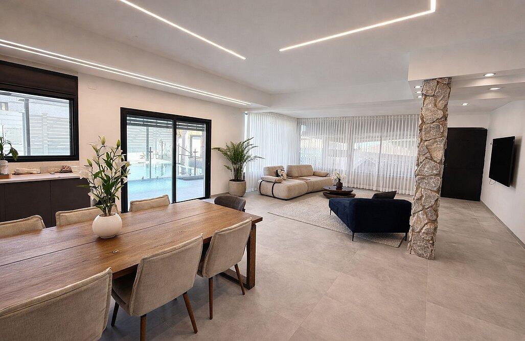 וילה פלואלס בוטיק צפון  11  נופש - וי פור ויקיישן - V for Vacation