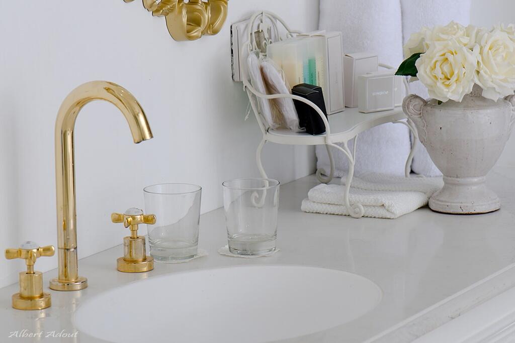 סוויטת נסיה בוטיק צפון  16  נופש - וי פור ויקיישן - V for Vacation