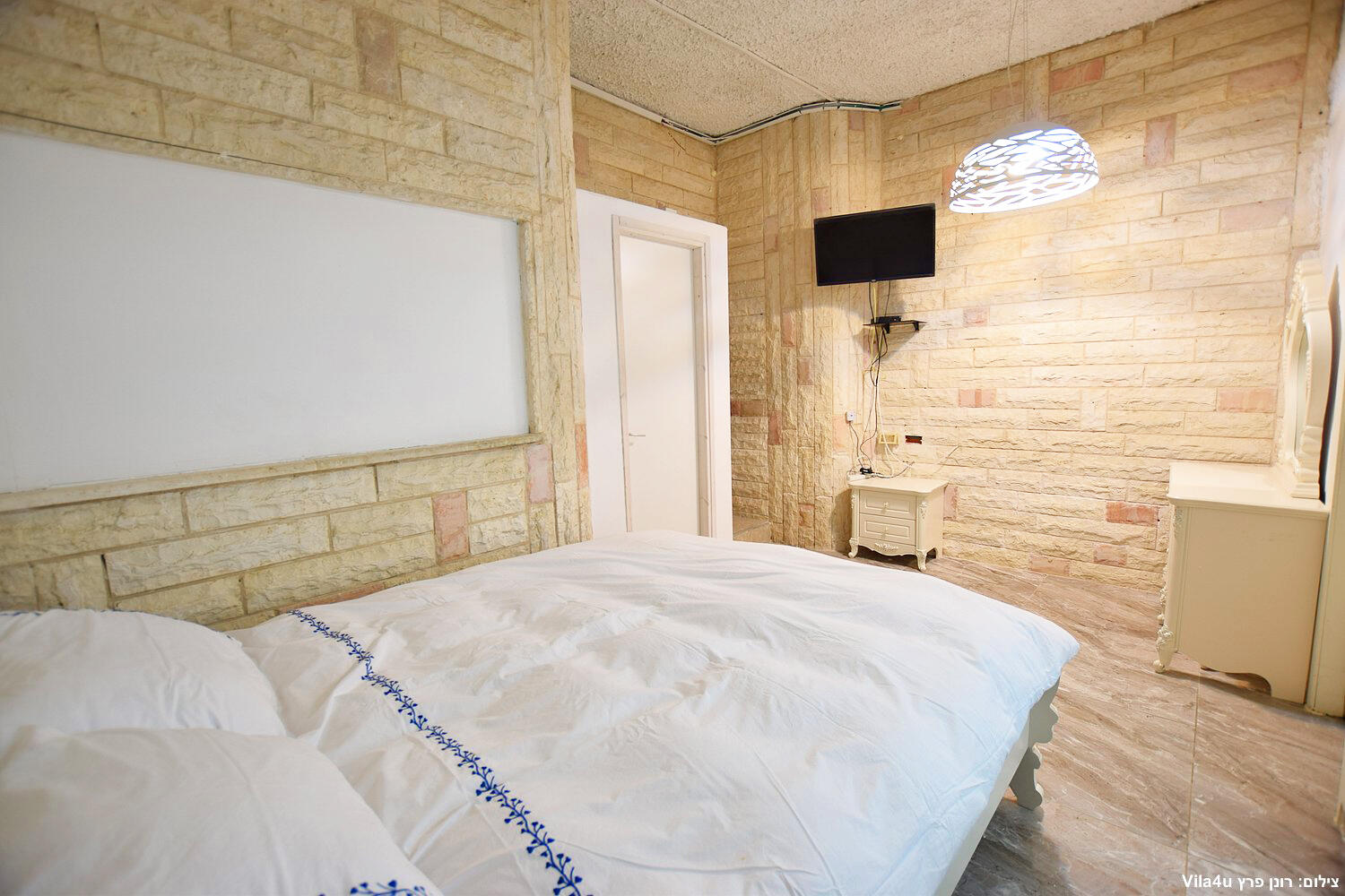 אחוזת וילג דרום  13  נופש - וי פור ויקיישן - V for Vacation