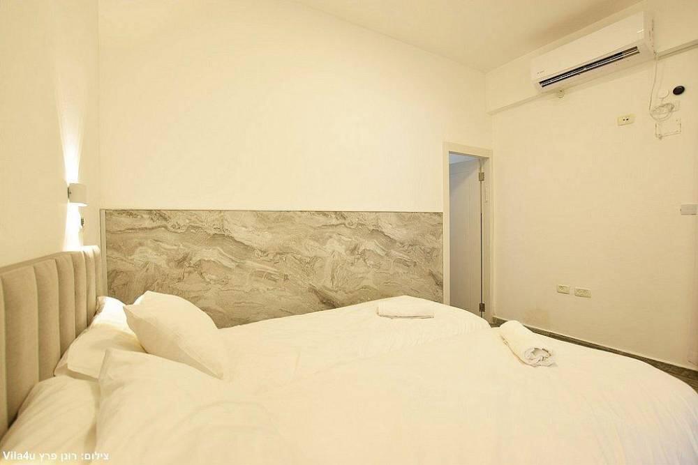 וילה מול הצדיק פקיעין צפון  21  נופש - וי פור ויקיישן - V for Vacation