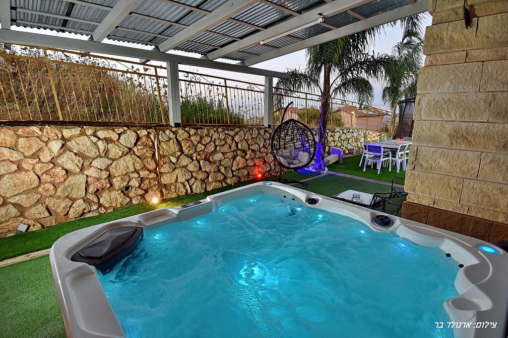 וילה יערות הדבש צפון  15  נופש - וי פור ויקיישן - V for Vacation