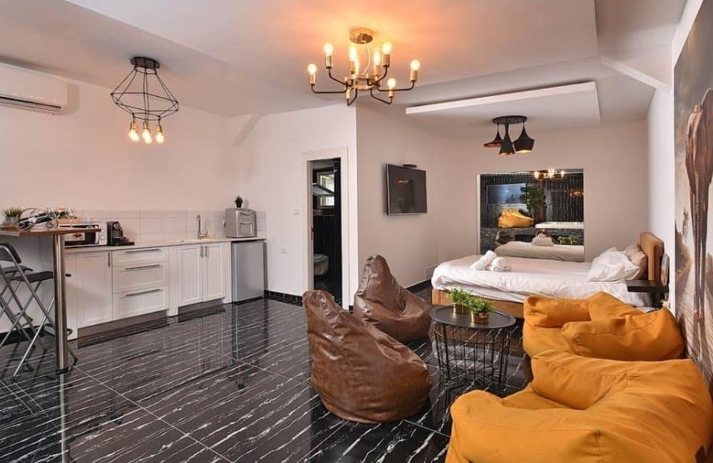 סוויטת בלאק צפון  5  נופש - וי פור ויקיישן - V for Vacation