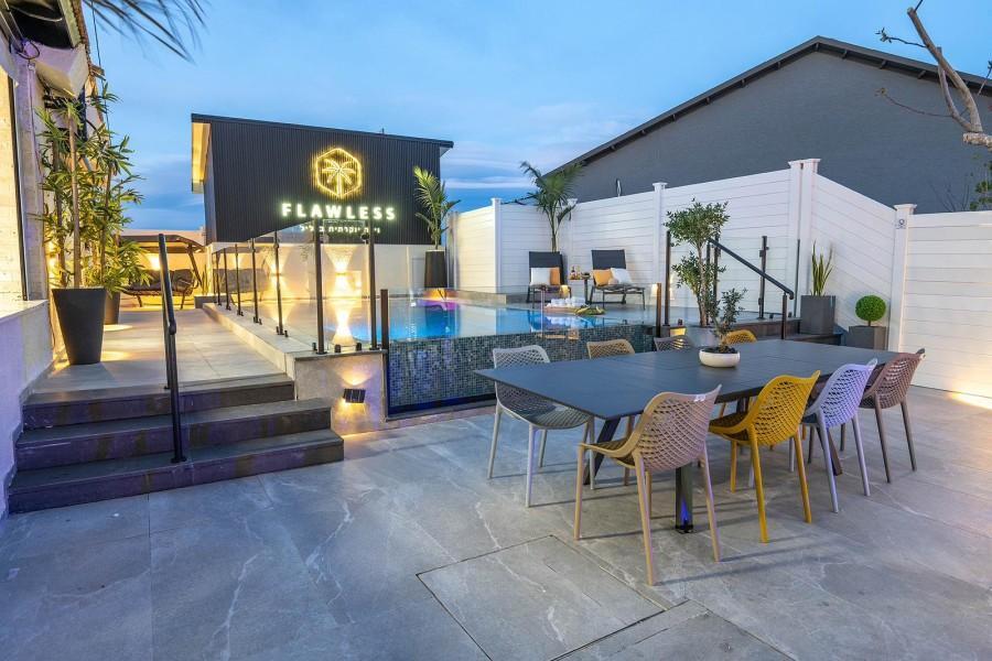 וילה פלואלס בוטיק צפון  28  נופש - וי פור ויקיישן - V for Vacation