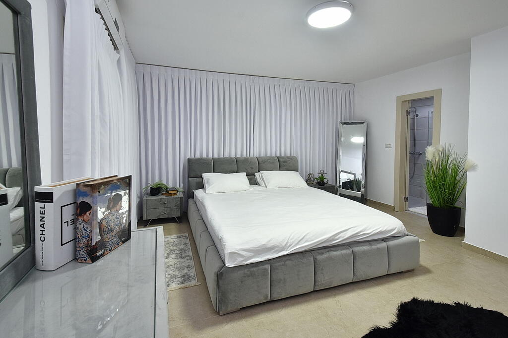 וילה קינג פאלאס צפון  16  נופש - וי פור ויקיישן - V for Vacation