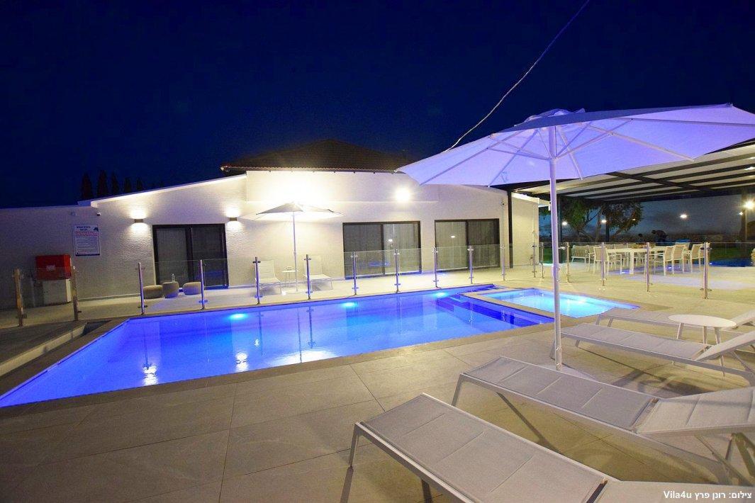 משק 19 צפון  20  נופש - וי פור ויקיישן - V for Vacation