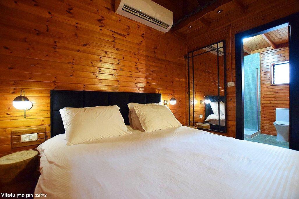 רפאל בכרם צפון  17  נופש - וי פור ויקיישן - V for Vacation