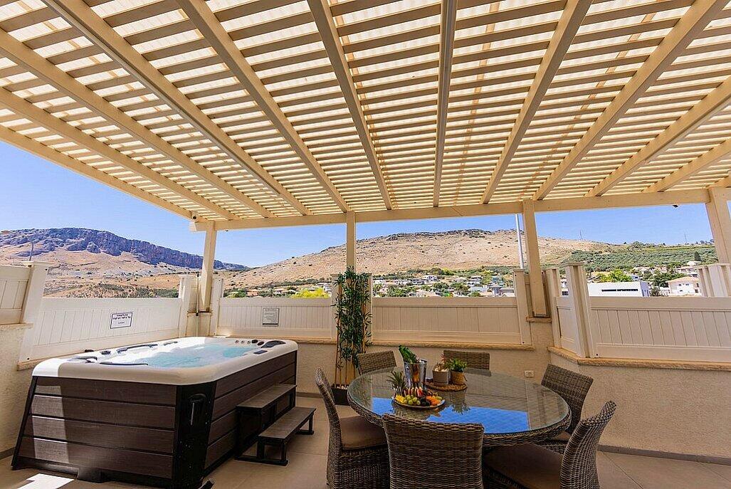 וילה לארבל - Villa LaArbel צפון  4  נופש - וי פור ויקיישן - V for Vacation