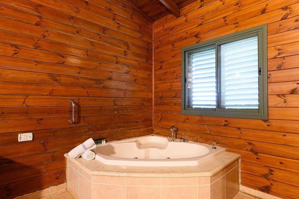 בינות תמרים מרכז  13  נופש - וי פור ויקיישן - V for Vacation