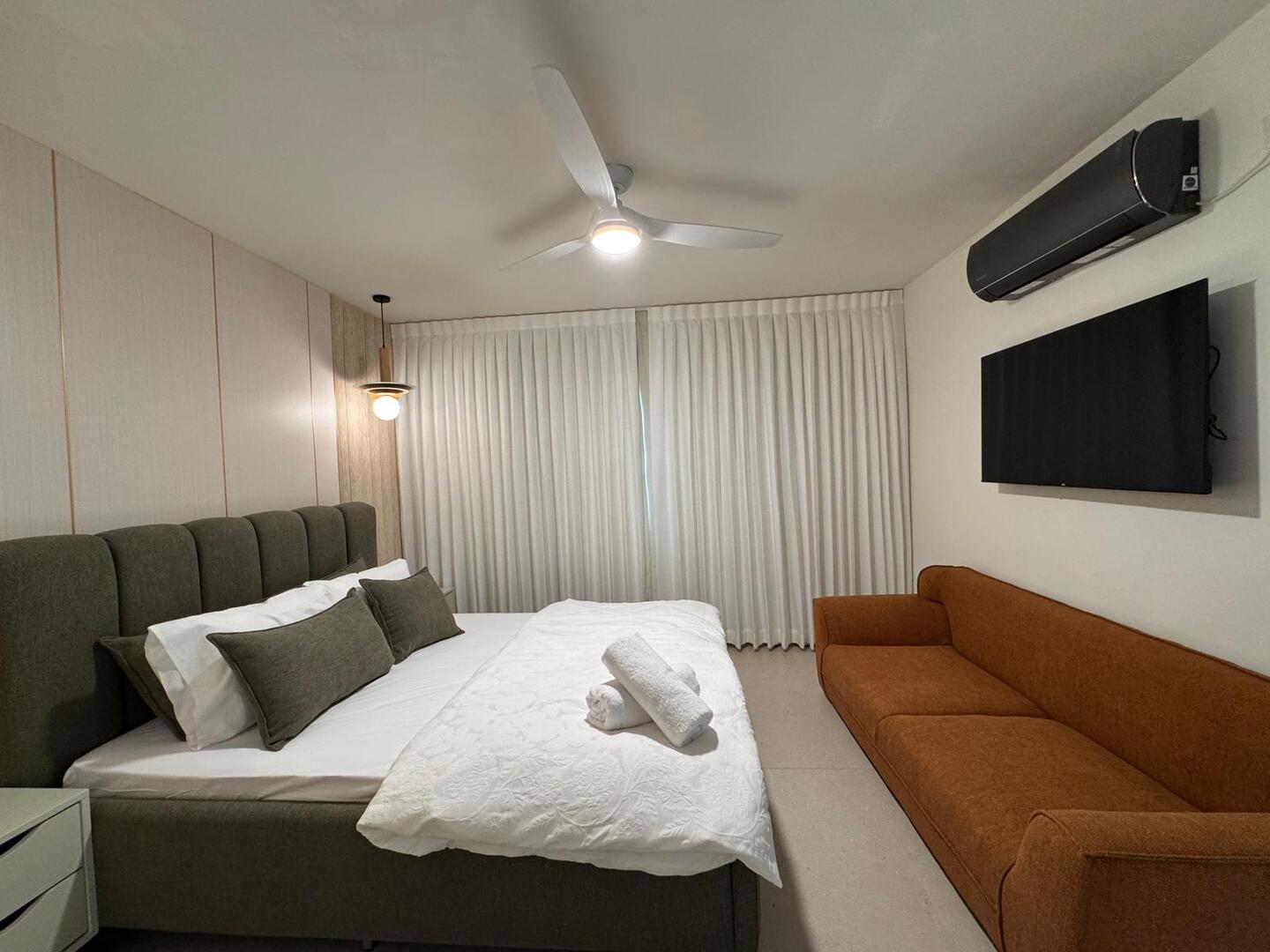 וילה סאן לייט - Sun Light צפון  18  נופש - וי פור ויקיישן - V for Vacation