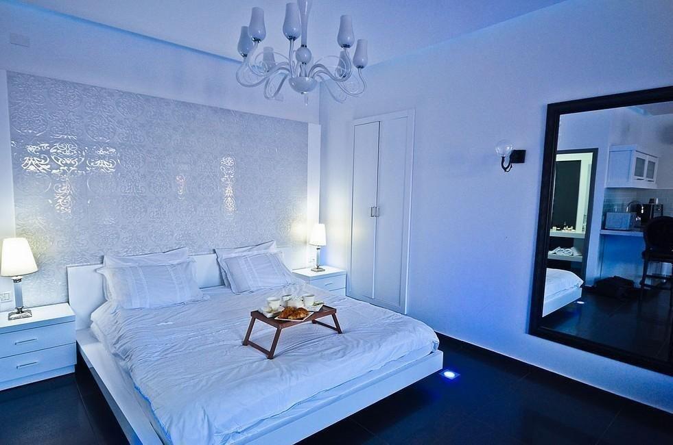 סוויטות כחול לבן ובקתות אגם צפון  10  נופש - וי פור ויקיישן - V for Vacation