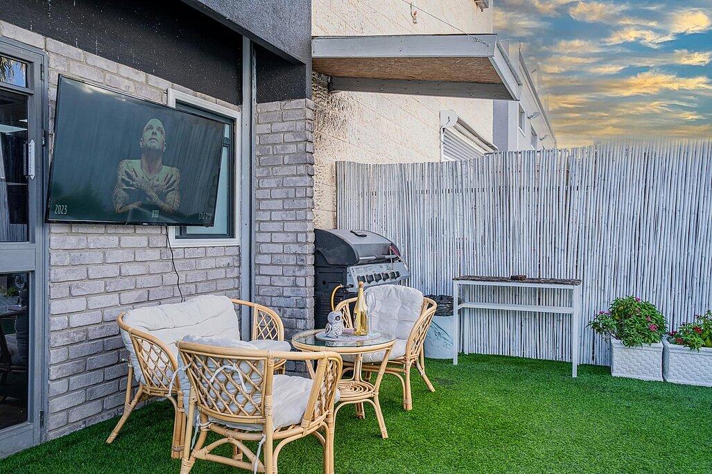 מתחם אופוריה אור עקיבא מרכז  8  נופש - וי פור ויקיישן - V for Vacation