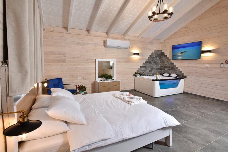 נחלים בקתות בטבע צפון  21  נופש - וי פור ויקיישן - V for Vacation