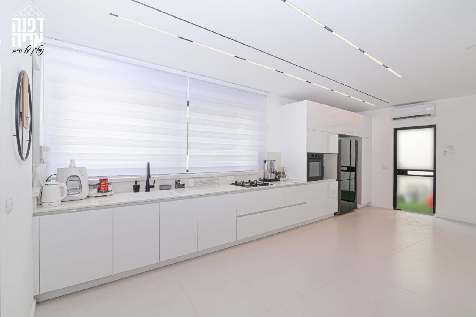 וילה על הים חדרה מרכז  8  נופש - וי פור ויקיישן - V for Vacation