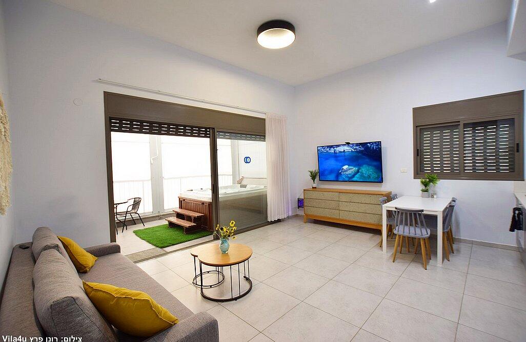 סוויטת חלון לארבל צפון  5  נופש - וי פור ויקיישן - V for Vacation