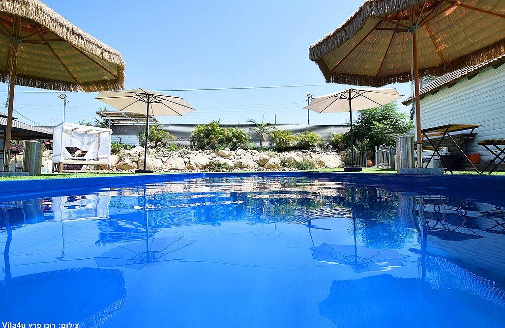 אחוזת קנה הבושם מרכז  1  נופש - וי פור ויקיישן - V for Vacation