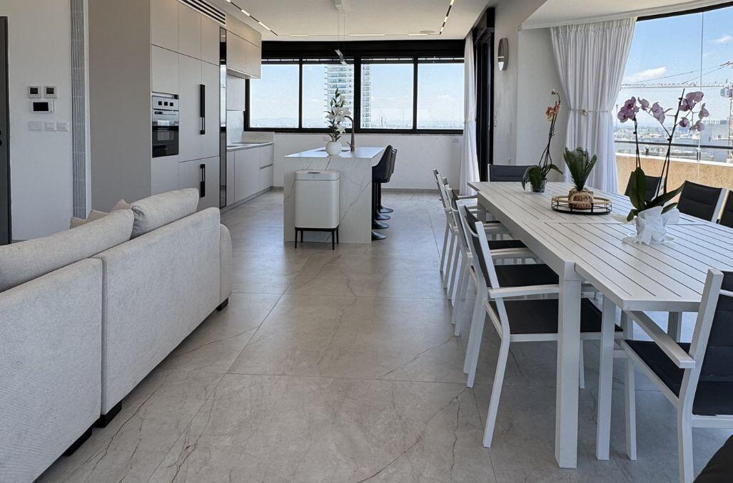 סי וויו פנטהאוז וספא נתניה - Sea view penthouse & spa Netanya מרכז  16  נופש - וי פור ויקיישן - V for Vacation