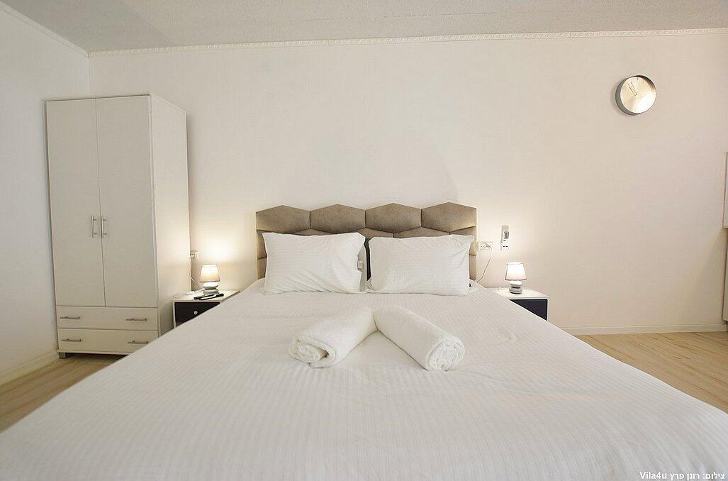 לקשורי סוויט - Luxury suite צפון  12  נופש - וי פור ויקיישן - V for Vacation