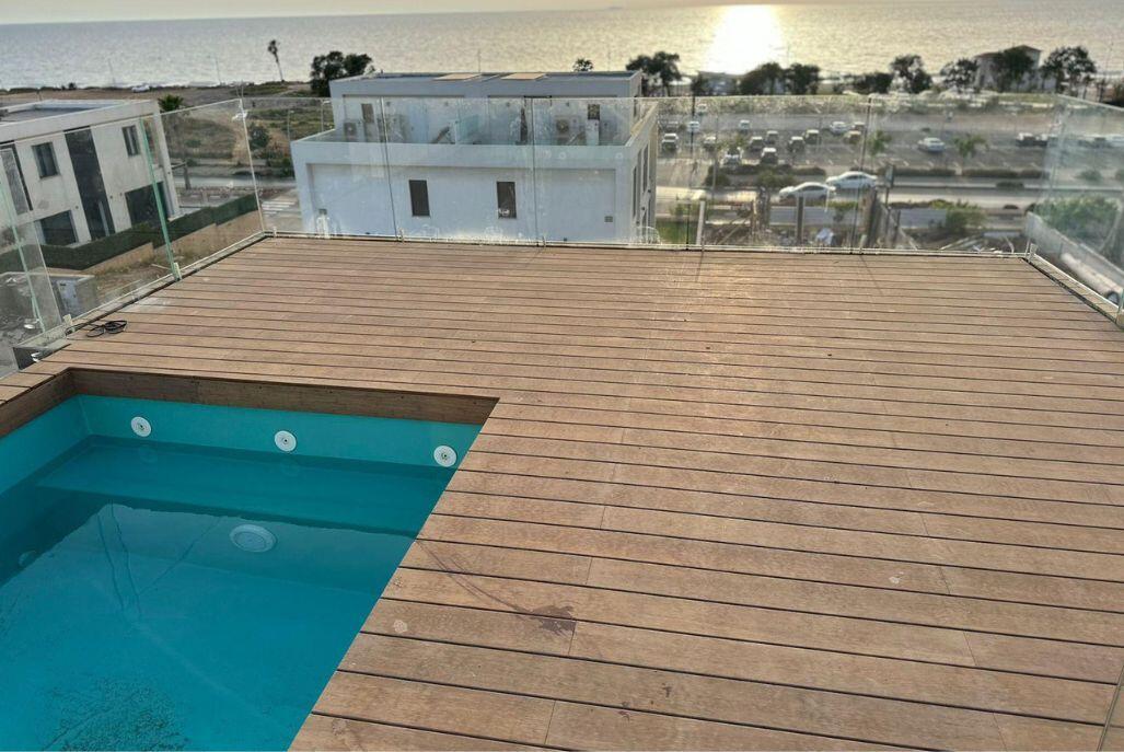 סי בלקוני מרכז  11  נופש - וי פור ויקיישן - V for Vacation