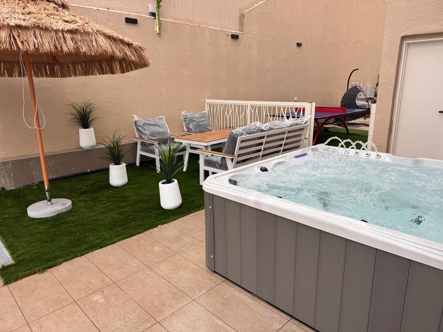 וילה סאן לייט - Sun Light צפון  8  נופש - וי פור ויקיישן - V for Vacation