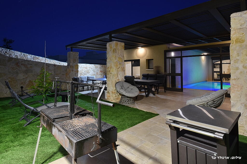 אחוזת ערמונים צפון  14  נופש - וי פור ויקיישן - V for Vacation