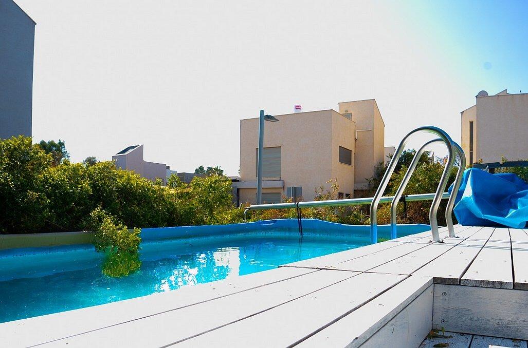 וילה קיסריה על החוף מרכז  2  נופש - וי פור ויקיישן - V for Vacation