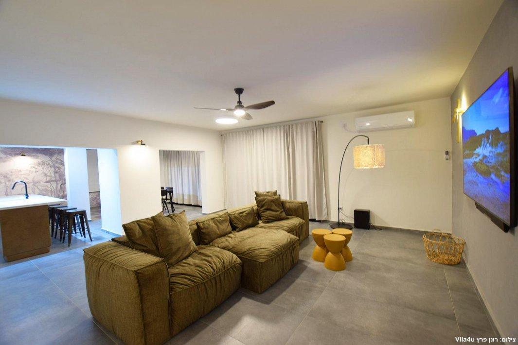 משק 19 צפון  11  נופש - וי פור ויקיישן - V for Vacation