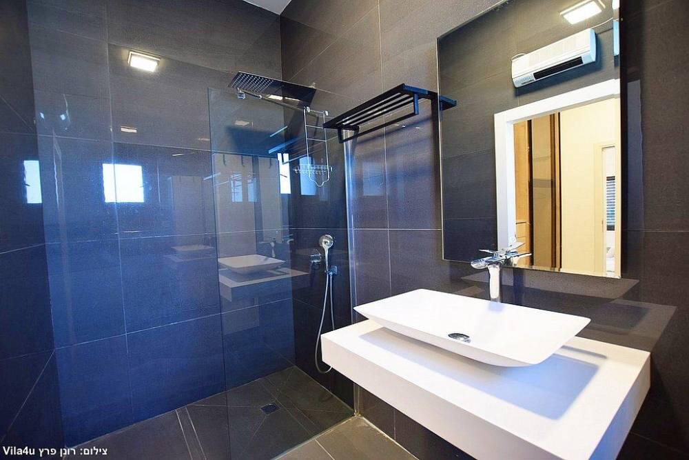 אחוזת ליבי צפון  25  נופש - וי פור ויקיישן - V for Vacation