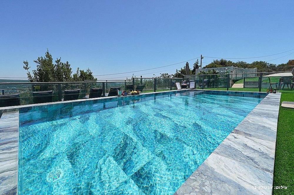 אחוזת אורפז צפון  21  נופש - וי פור ויקיישן - V for Vacation