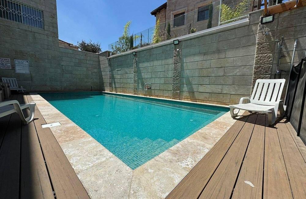 וילה רויאל ירושלים מרכז  35  נופש - וי פור ויקיישן - V for Vacation