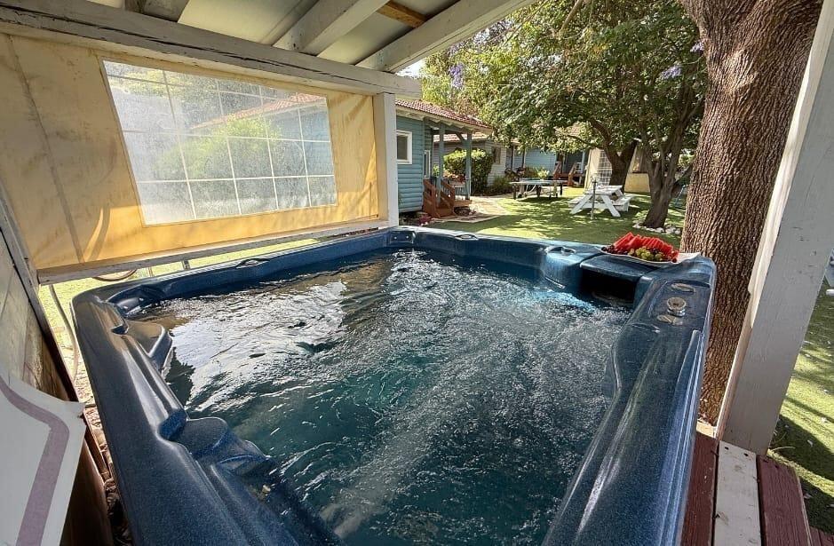 צימרים בצל האלון צפון  6  נופש - וי פור ויקיישן - V for Vacation