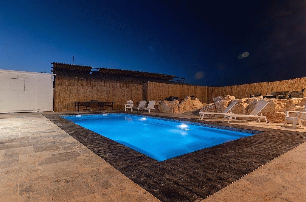 וילה שקיעות אדומות דרום  23  נופש - וי פור ויקיישן - V for Vacation