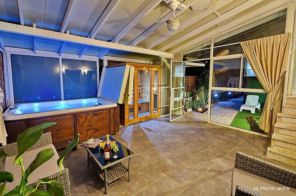 אחוזה בשניים צפון  22  נופש - וי פור ויקיישן - V for Vacation