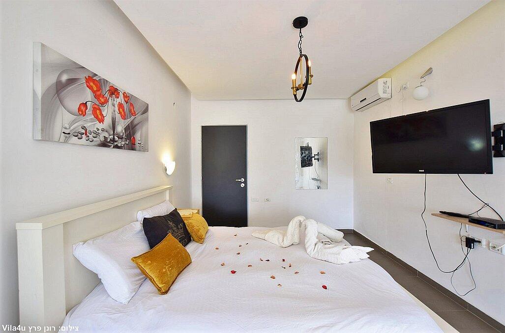 אחוזת האור צפון  15  נופש - וי פור ויקיישן - V for Vacation