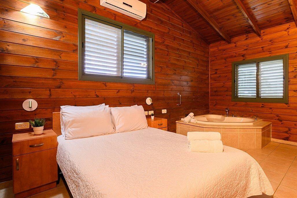 בינות תמרים מרכז  12  נופש - וי פור ויקיישן - V for Vacation