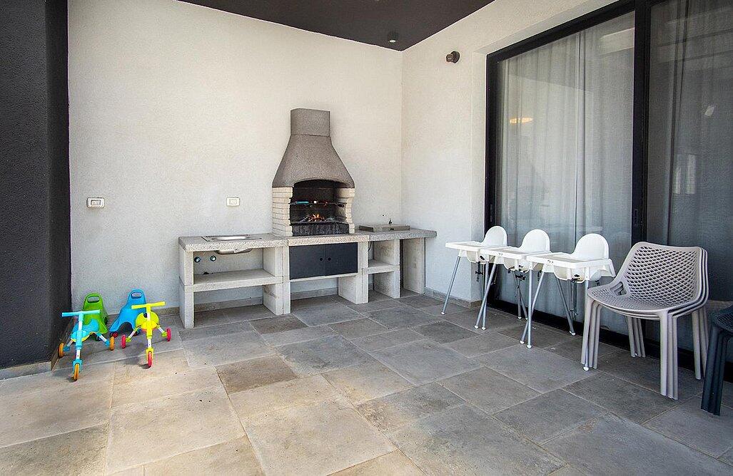 וילה מיכליס צפון  15  נופש - וי פור ויקיישן - V for Vacation