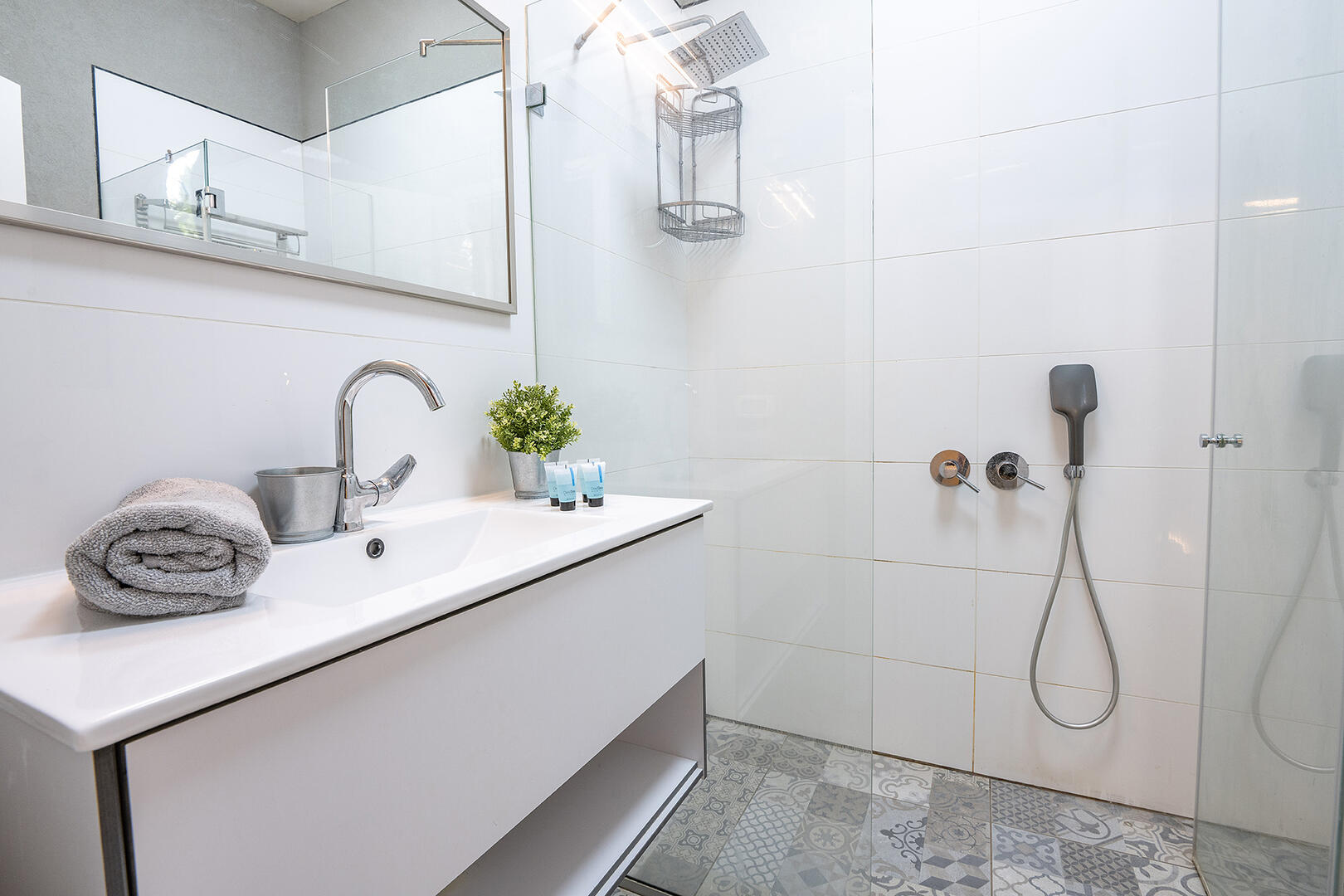 וילה תמר ראש פינה צפון  36  נופש - וי פור ויקיישן - V for Vacation