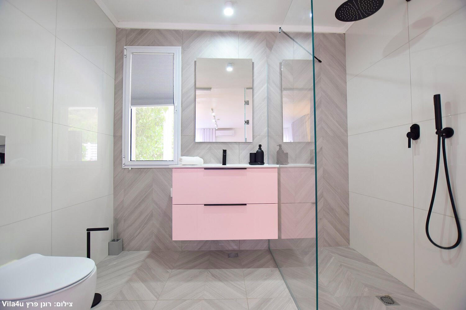 סוויטות רומאנס צפון  11  נופש - וי פור ויקיישן - V for Vacation