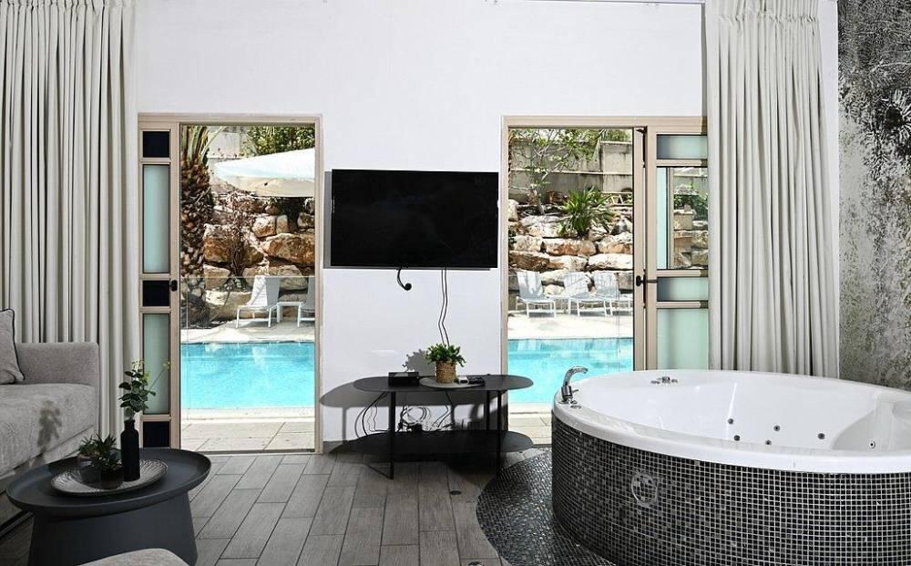 אחוזת לירי ריזורט צפון  8  נופש - וי פור ויקיישן - V for Vacation