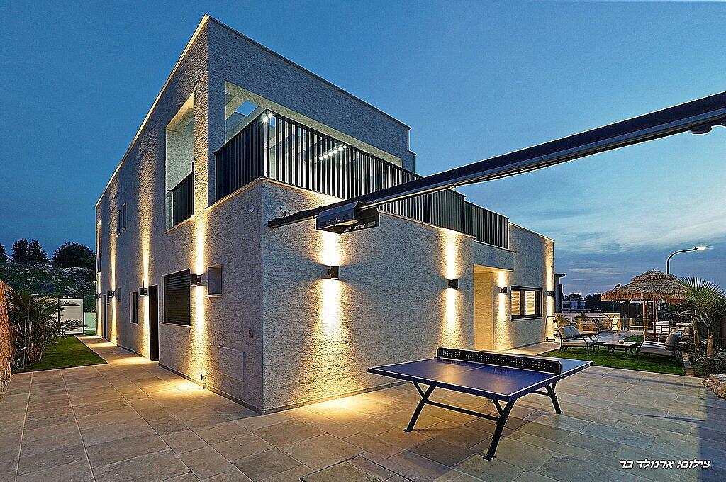 וילה הלליה צפון  44  נופש - וי פור ויקיישן - V for Vacation