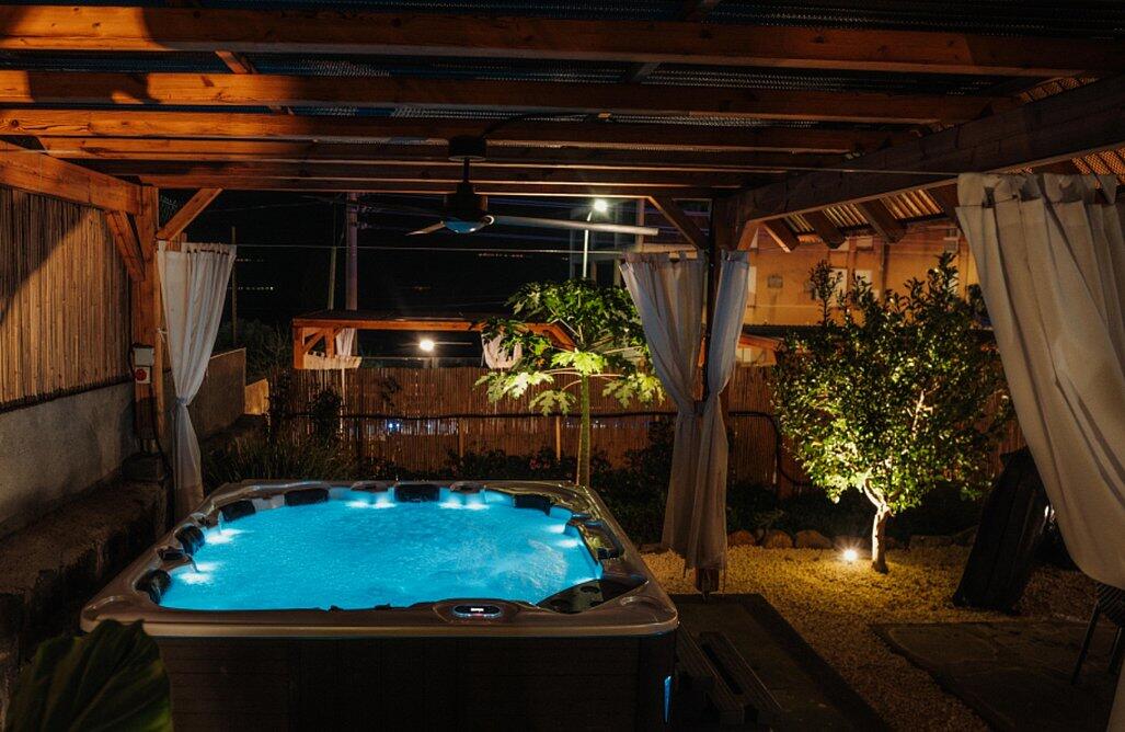 וילה אואזיס פאלאס צפון  37  נופש - וי פור ויקיישן - V for Vacation