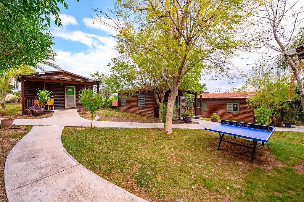 בינות תמרים מרכז  4  נופש - וי פור ויקיישן - V for Vacation