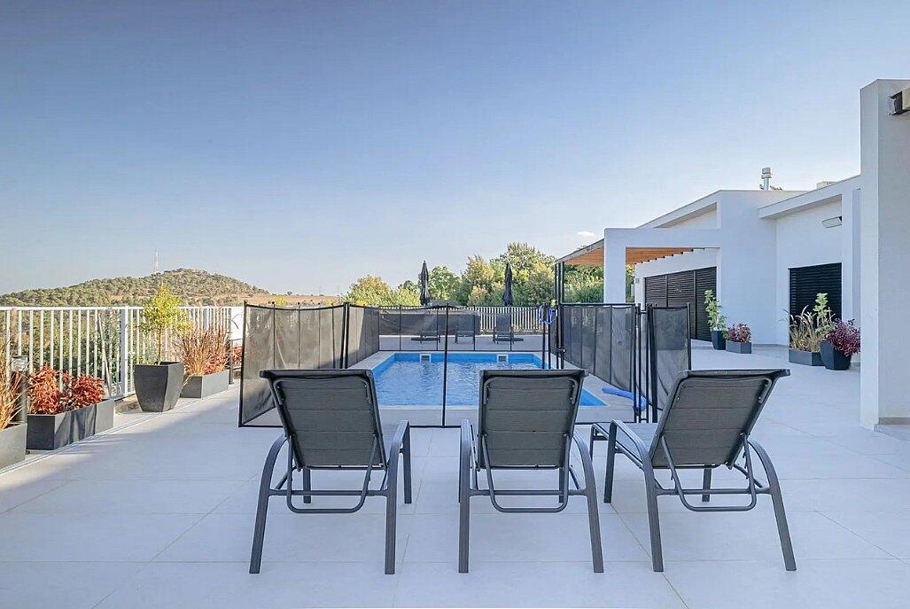 אחוזת גפנים צפון  2  נופש - וי פור ויקיישן - V for Vacation