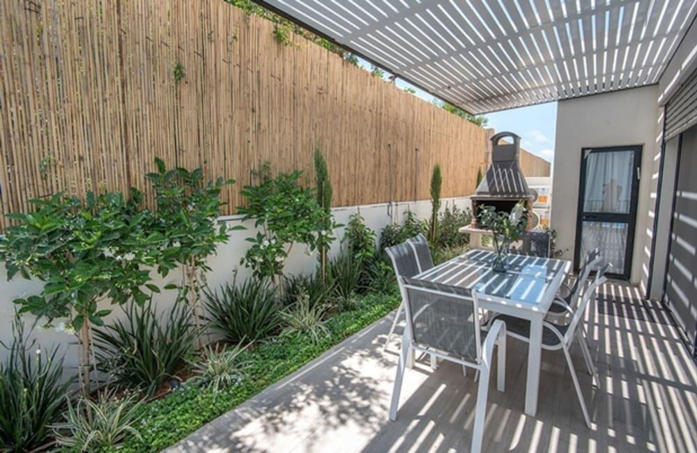 ארכיטקט ביץ האוס מרכז  41  נופש - וי פור ויקיישן - V for Vacation