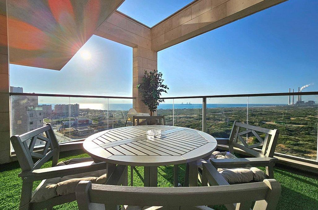 אושן פנטהאוז מרכז  18  נופש - וי פור ויקיישן - V for Vacation