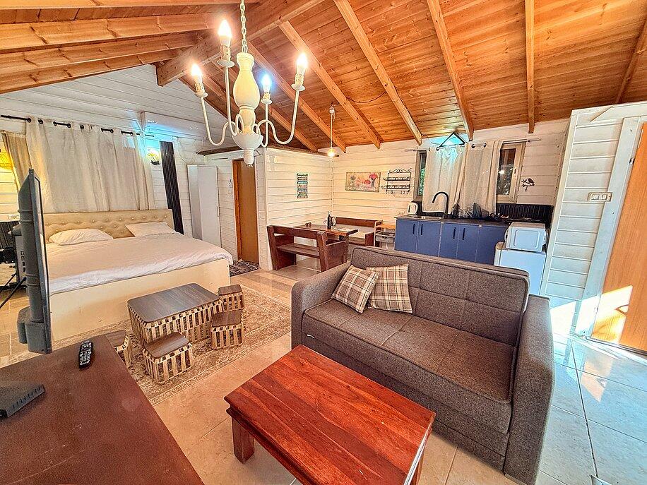 צימרים אחוזת אדר צפון  11  נופש - וי פור ויקיישן - V for Vacation