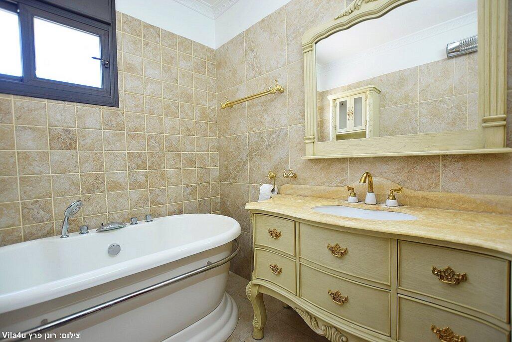 וילה רוז פרימיום צפון  20  נופש - וי פור ויקיישן - V for Vacation