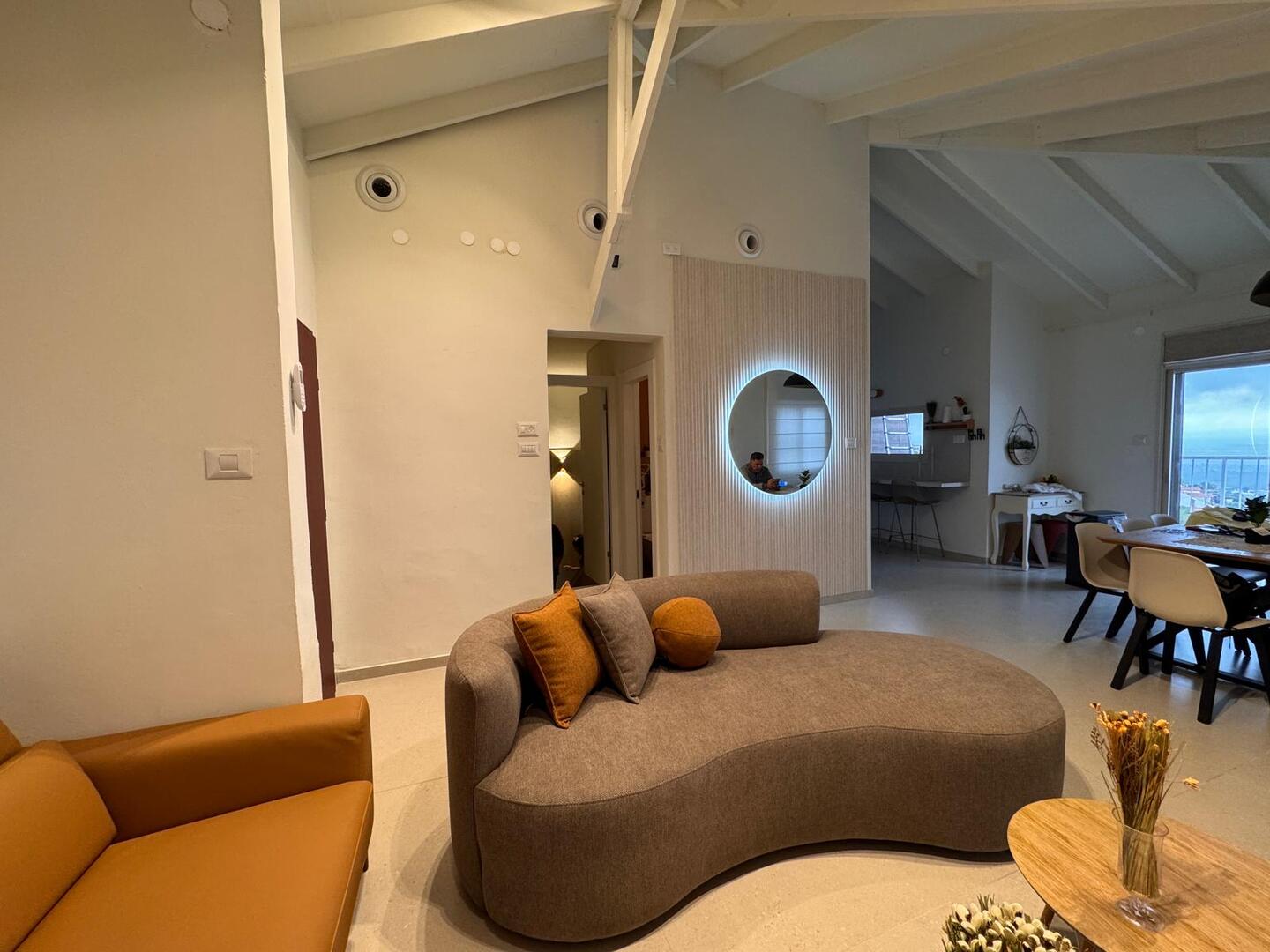 וילה סאן לייט - Sun Light צפון  17  נופש - וי פור ויקיישן - V for Vacation