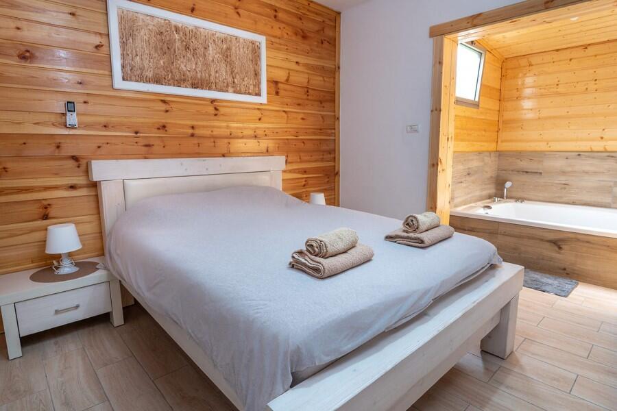 בקתות שוהם צפון  8  נופש - וי פור ויקיישן - V for Vacation