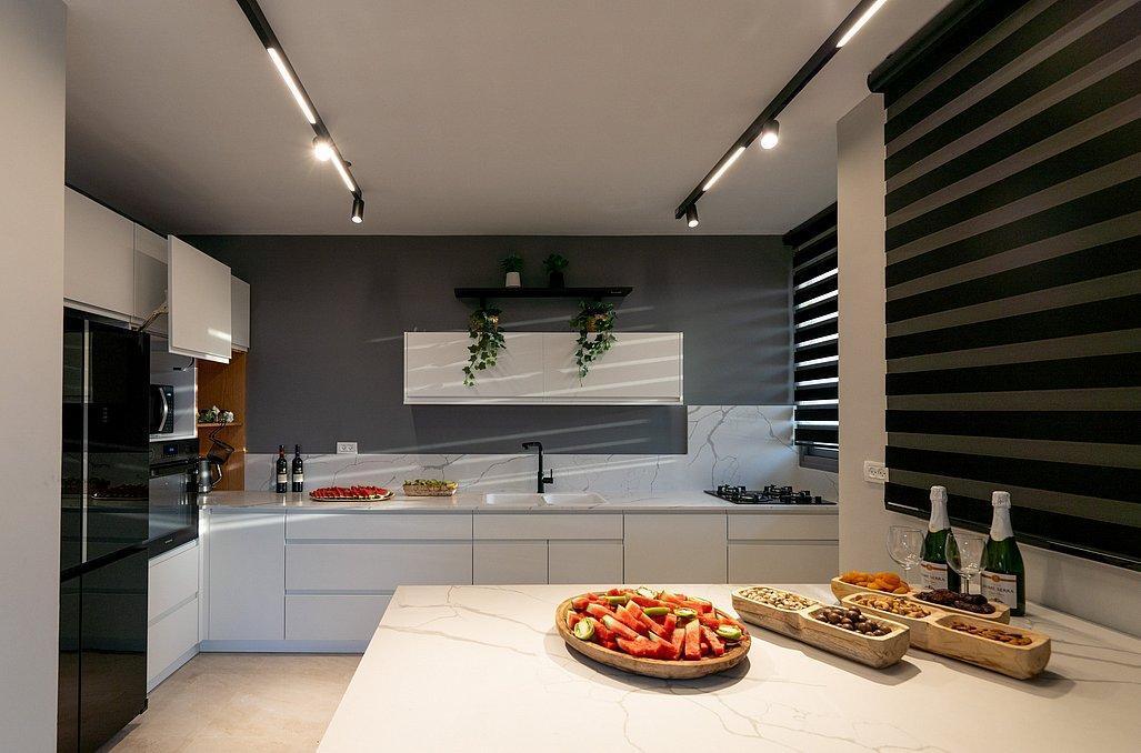 אושן פנטהאוז מרכז  15  נופש - וי פור ויקיישן - V for Vacation