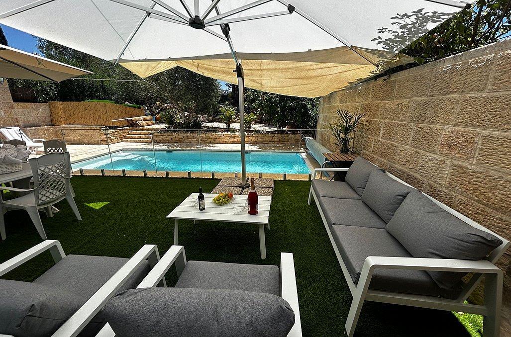 וילה בהר מרכז  23  נופש - וי פור ויקיישן - V for Vacation